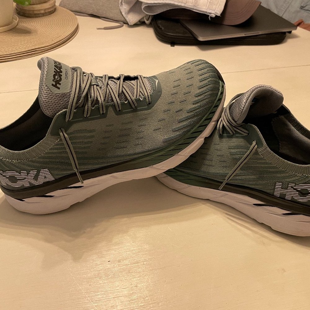 Hoka One One Clifton Running Shoe for Men, Size 11.5 - Silver Pine/Chinois Green